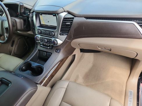 Used 2019 Chevrolet Suburban LT RWD image 30
