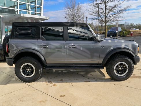 Used 2024 Ford Bronco Outer Banks w/ Sasquatch Package image 4