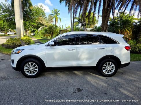 Used 2017 Kia Sorento LX image 6