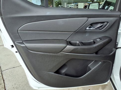 Used 2023 Chevrolet Traverse Premier image 18