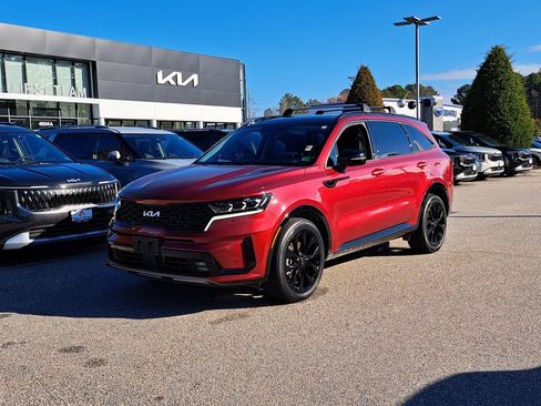 Used 2022 Kia Sorento SX image 2