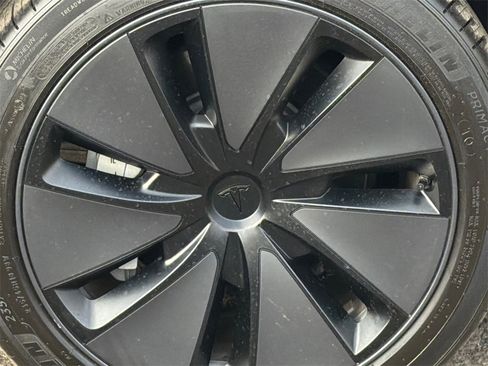 Used 2024 Tesla Model 3 Standard Range image 5