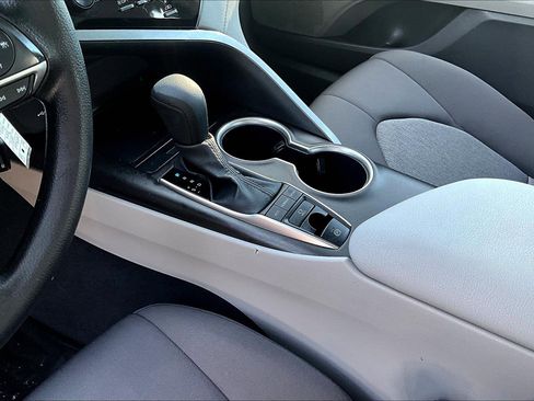 Used 2024 Toyota Camry LE image 10