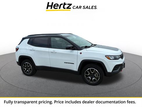 Used 2025 Jeep Compass Trailhawk AWD/4WD image 1