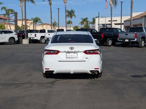 Used 2021 Toyota Camry SE w/ Carpet Mat Package (TMS) FWD image 6
