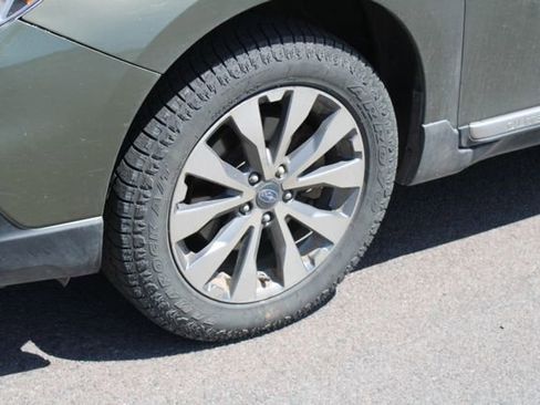 Used 2017 Subaru Outback 3.6R Touring AWD/4WD image 12