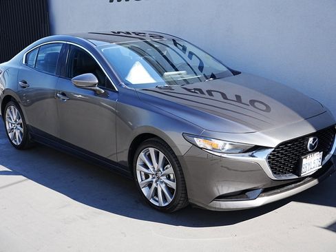 Used 2020 MAZDA MAZDA3 Sedan w/ Preferred Package image 3