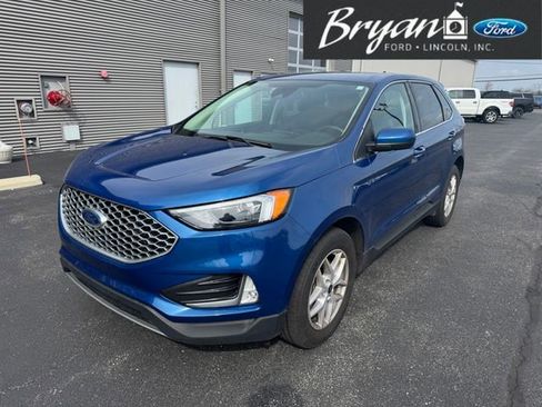 Used 2023 Ford Edge SEL w/ Convenience Package image 3