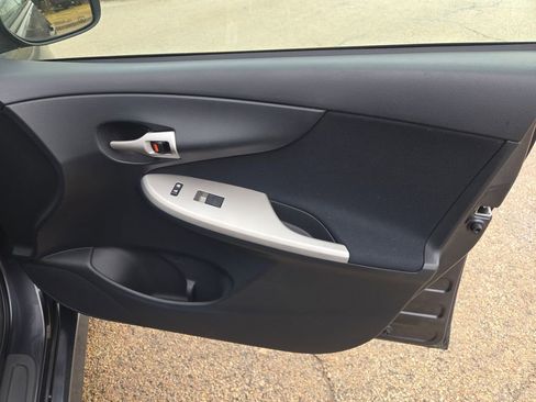 Used 2010 Toyota Corolla S image 5