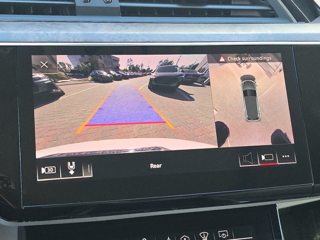 Used 2019 Audi e-tron Prestige w/ Prestige Package AWD/4WD image 29