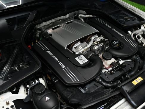 Used 2015 Mercedes-Benz C 63 AMG S image 16