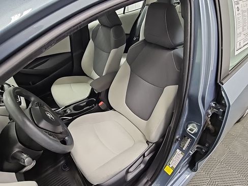 Used 2020 Toyota Corolla LE image 25