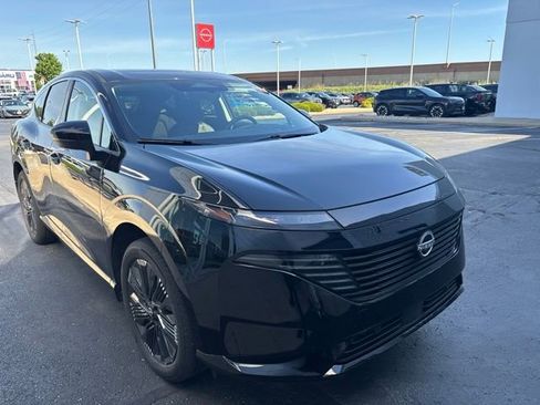 Certified 2025 Nissan Murano Platinum w/ Cargo Package AWD/4WD image 2