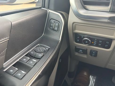 Used 2025 Ford F150 Platinum w/ Equipment Group 703A Plus AWD/4WD image 17