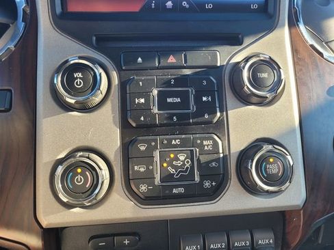 Used 2014 Ford F250 Lariat w/ Lariat Ultimate Package image 24