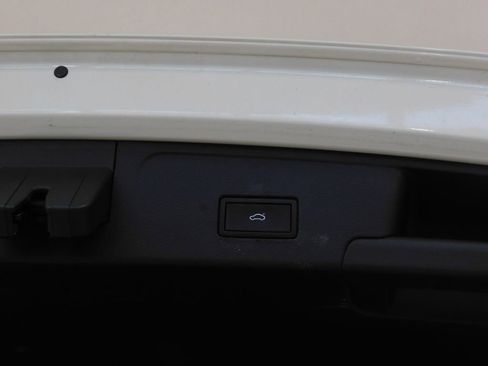 Used 2023 Volkswagen Atlas Cross Sport SEL Premium R-Line image 90