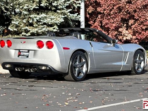 Used 2007 Chevrolet Corvette Convertible w/ Preferred Equipment Group image 4