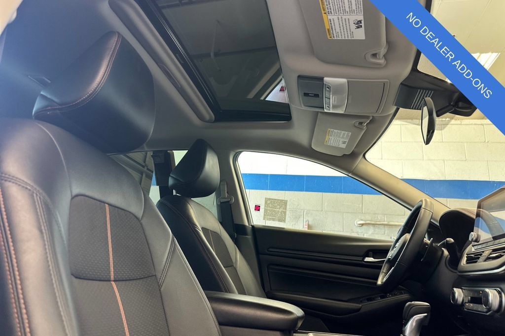 Used 2020 Nissan Altima 2.5 SR w/ Premium Package FWD image 17