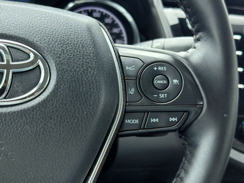Used 2019 Toyota Camry SE image 25