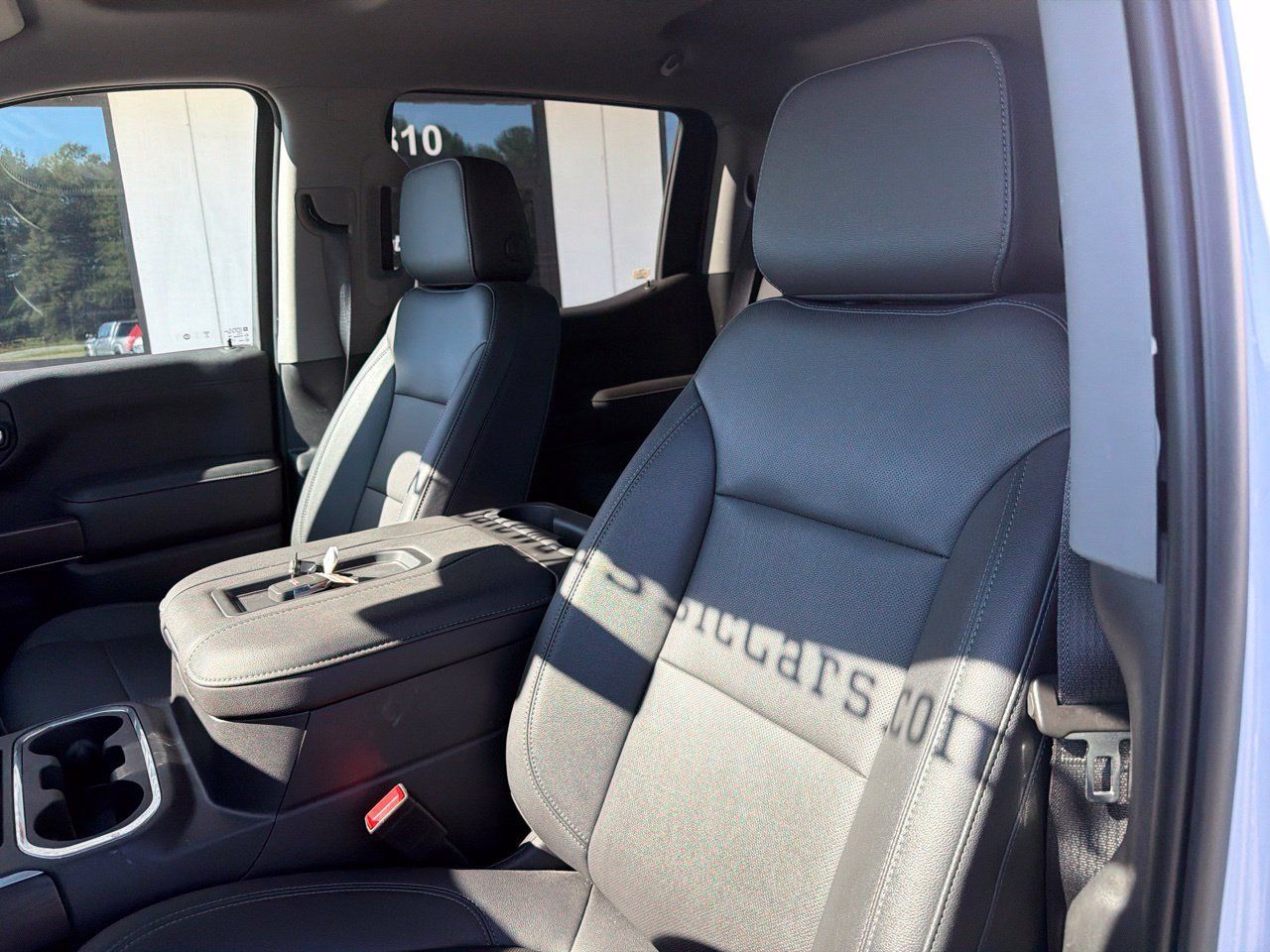 Used 2022 GMC Sierra 1500 SLT w/ SLT Premium Package AWD/4WD image 3