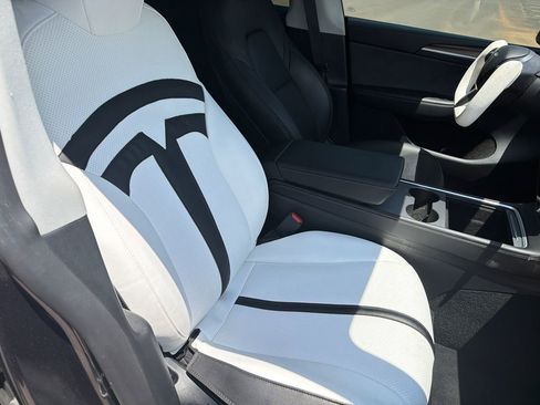 Used 2024 Tesla Model Y Long Range AWD/4WD image 13
