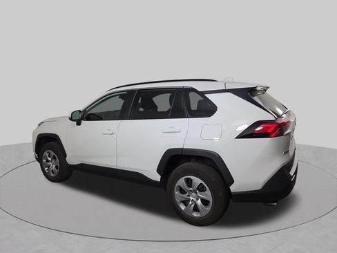 Used 2019 Toyota RAV4 LE w/ Carpet Mat Package FWD image 10