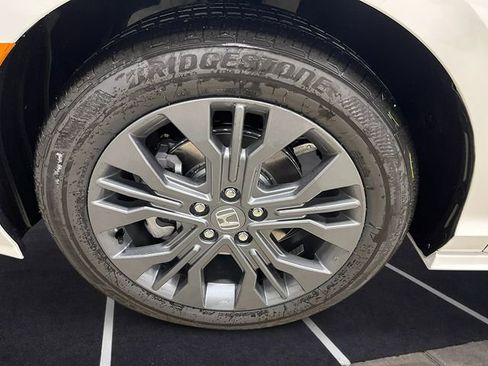 New 2026 Honda Odyssey Touring image 11