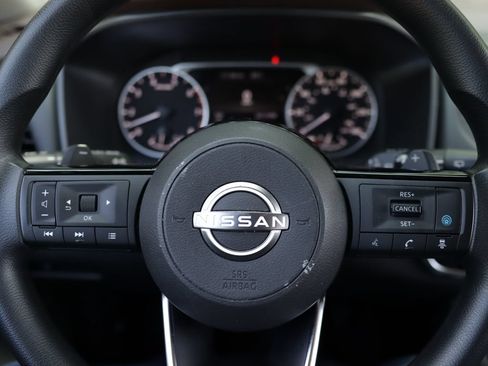 Used 2023 Nissan Rogue SV FWD image 10