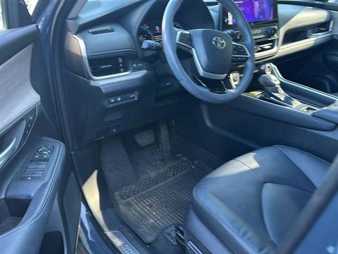 Used 2024 Toyota Grand Highlander AWD image 10