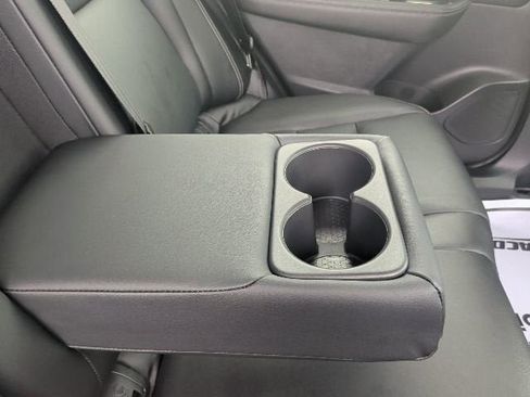 Used 2024 Nissan Rogue SL AWD/4WD image 18