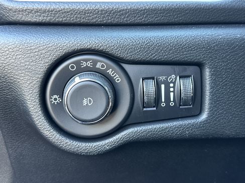 New 2026 Chrysler Pacifica Select w/ S Appearance Package image 12