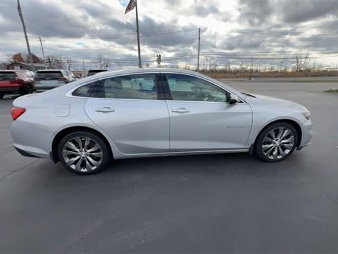 Used 2017 Chevrolet Malibu Premier w/ Premier Sun and Wheel Package image 9