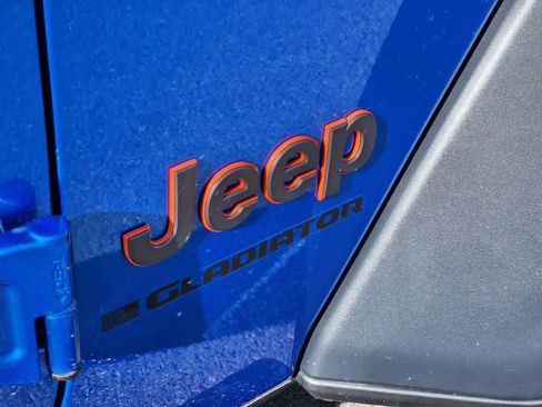 Used 2024 Jeep Gladiator Mojave image 11