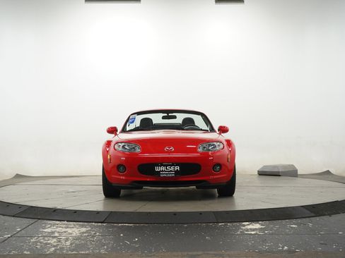 Used 2006 MAZDA MX-5 Miata Sport RWD image 9