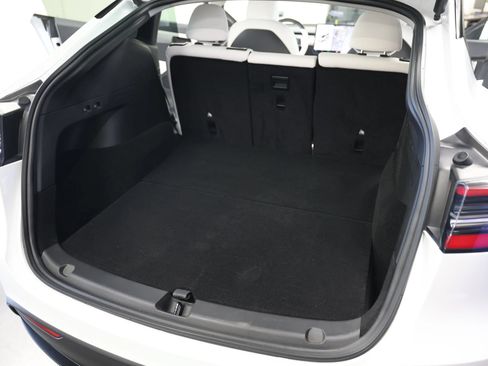Used 2021 Tesla Model Y Long Range AWD/4WD image 49