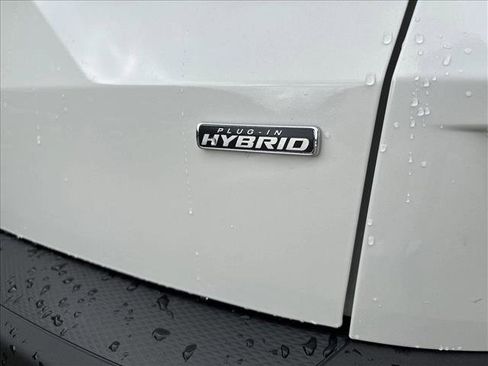 New 2025 Ford Escape SE image 17