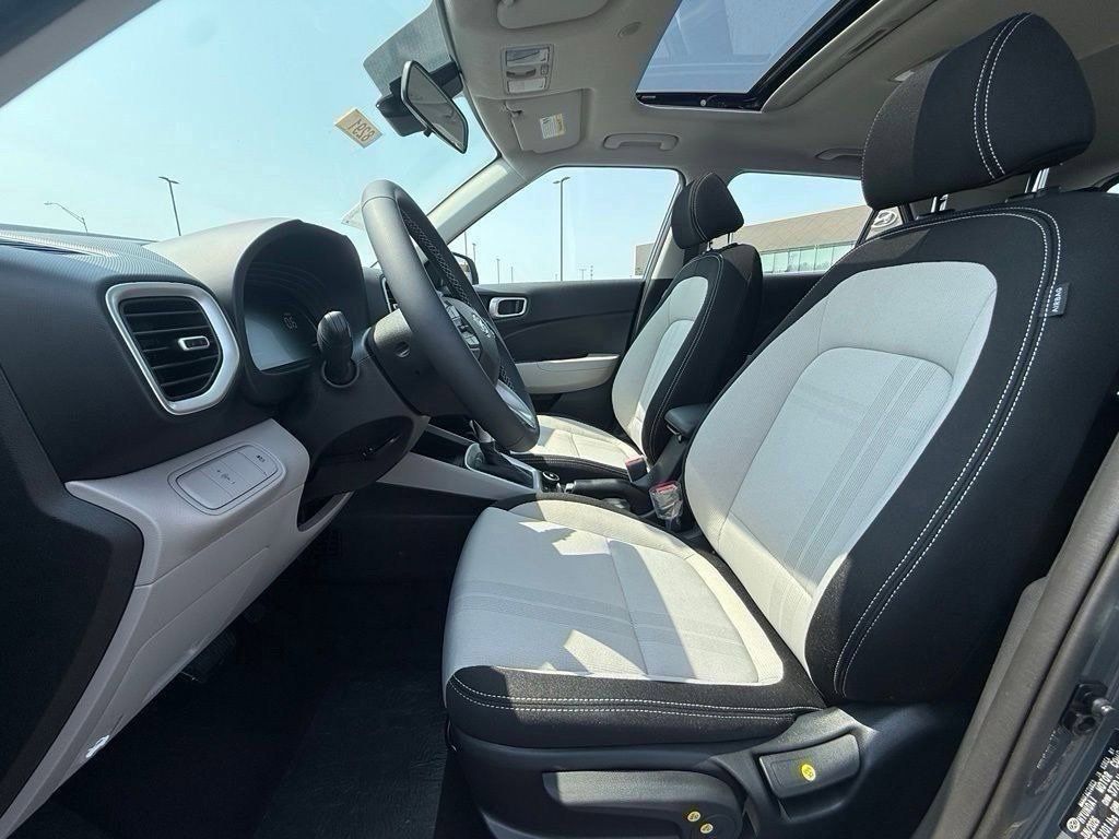 Certified 2024 Hyundai Venue SEL FWD image 22