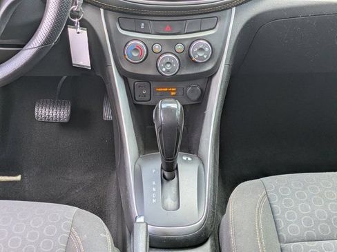 Used 2021 Chevrolet Trax LS w/ Tint and Cruise Package FWD image 18
