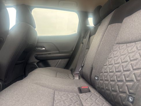 Certified 2025 Nissan Kicks SV image 30