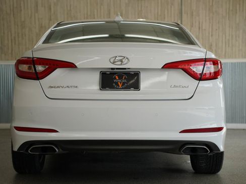 Used 2017 Hyundai Sonata Limited w/ Ultimate Package 04 FWD image 9