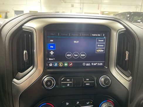 Used 2020 Chevrolet Silverado 1500 LT Trail Boss w/ Midnight Edition AWD/4WD image 16