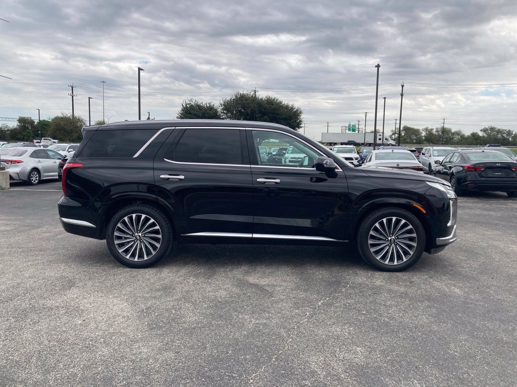 Used 2024 Hyundai Palisade Calligraphy FWD image 4
