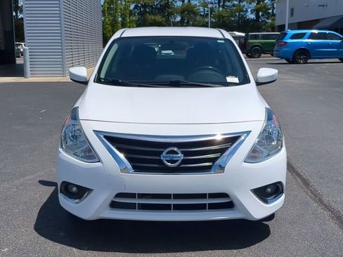 Used 2019 Nissan Versa SV w/ SV Special Edition Package FWD image 8