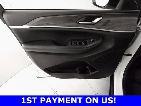 Certified 2023 Jeep Grand Cherokee Limited image 18