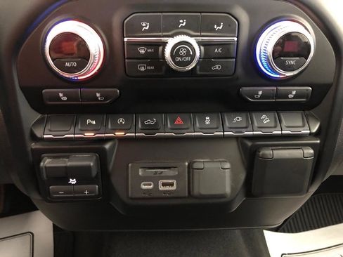 Used 2019 GMC Sierra 1500 SLE w/ SLE Value Package AWD/4WD image 19