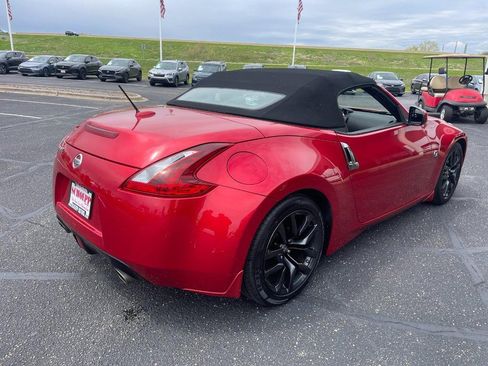 Used 2019 Nissan 370Z Touring RWD image 32