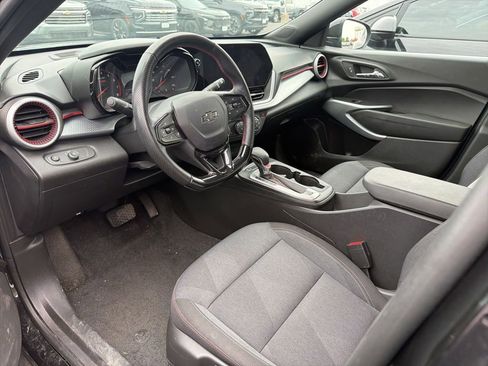 Used 2024 Chevrolet Trax RS w/ Driver Confidence Package FWD image 8