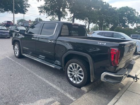 Used 2024 GMC Sierra 1500 SLT w/ SLT Premium Plus Package AWD/4WD image 4