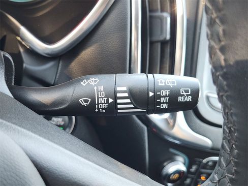 Used 2023 Chevrolet Equinox LT image 27