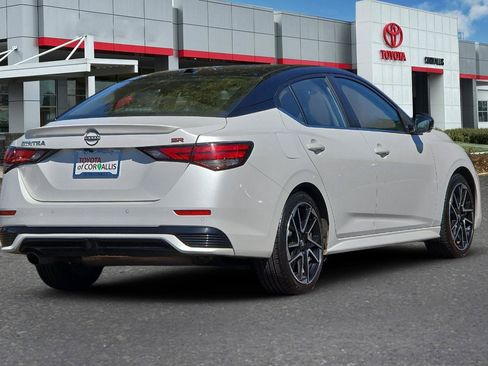 Used 2025 Nissan Sentra SR w/ SR Premium Package FWD image 4